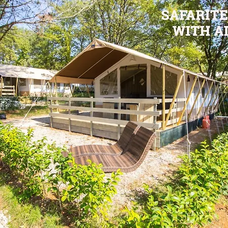 Üdülőpark Easyatent Valkanela 4*