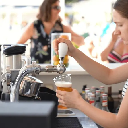 홀리데이파크 Easyatent Valkanela 4*