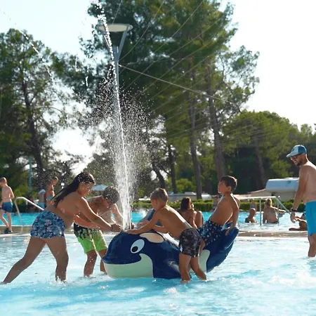 Easyatent Valkanela Holiday park