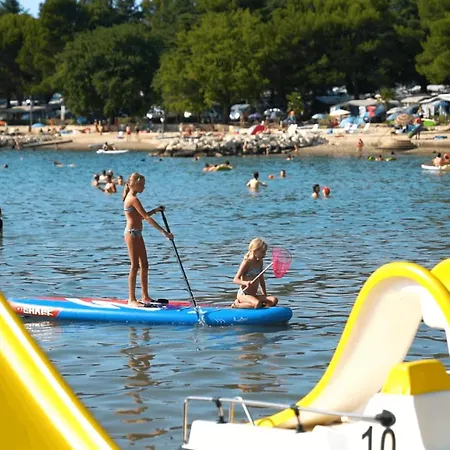 Üdülőpark Easyatent Valkanela 4*