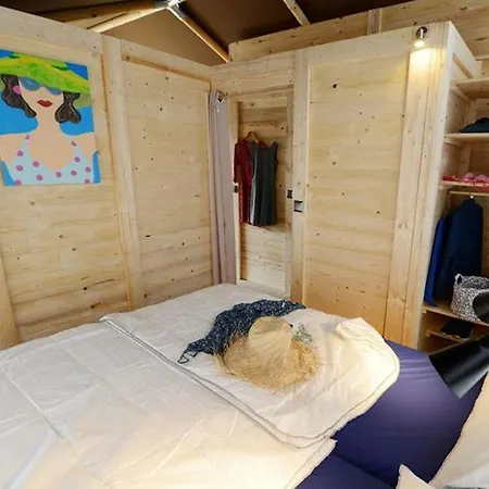 Easyatent Valkanela 4*