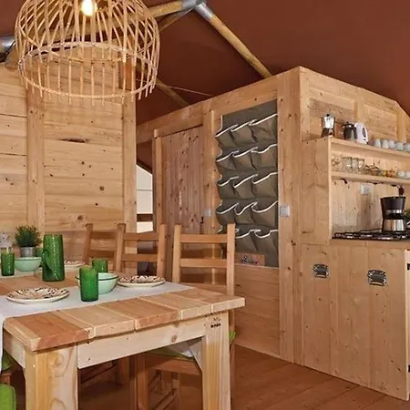 Holiday park Easyatent Valkanela
