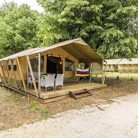 Holiday park Easyatent Valkanela 4*