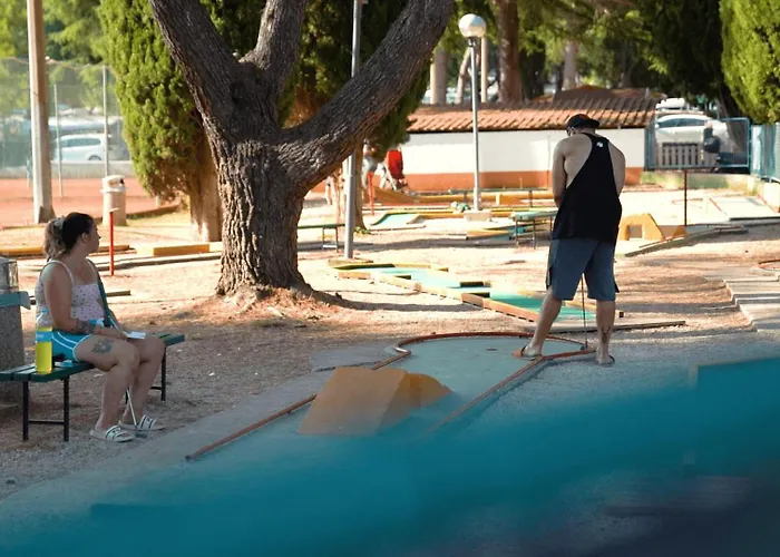 Easyatent Valkanela 4* 브르사르