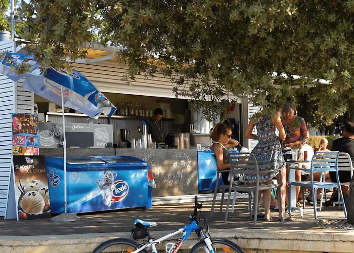 Easyatent Valkanela 홀리데이파크 브르사르