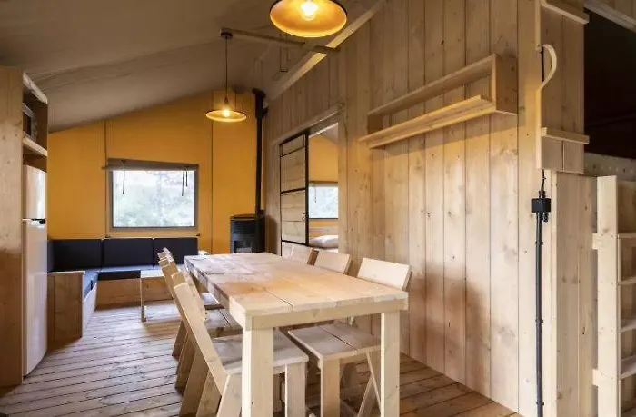 Easyatent Valkanela 4* 브르사르