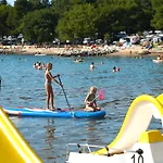 Aldeamento Turístico Easyatent Valkanela 4*