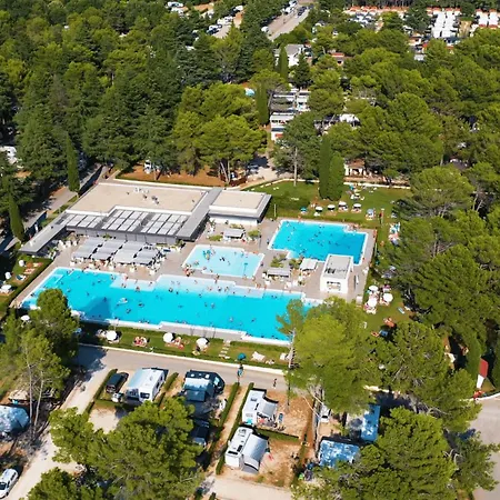 Easyatent Valkanela Kompleks wypoczynkowy 4*