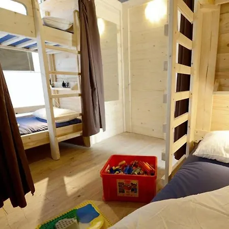 Holiday park Easyatent Valkanela 4*