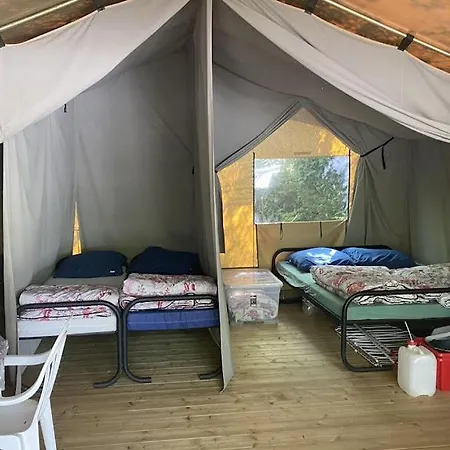 Easyatent Valkanela Holiday park