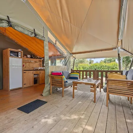 Easyatent Valkanela Vakantiepark