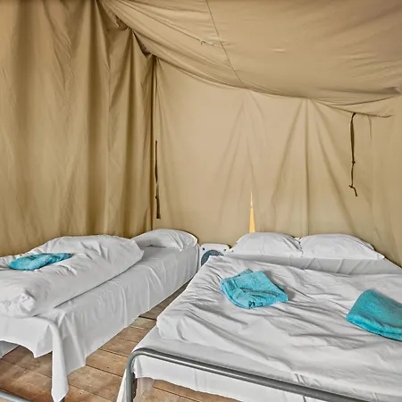 Holiday park Easyatent Valkanela 4*